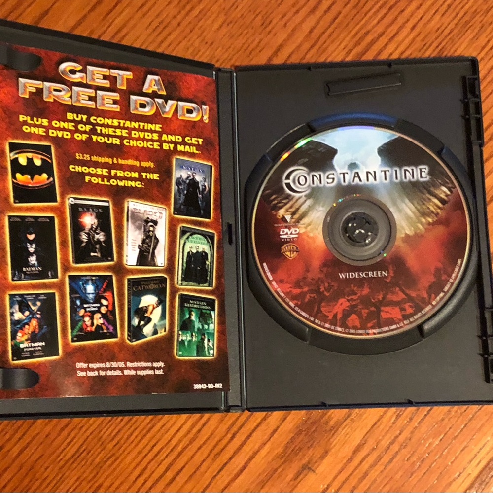Constantine DVD - Picture 3 of 4
